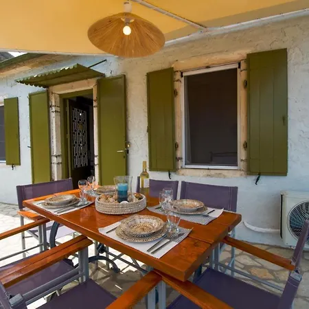 Chrysa's Hideaway Holiday home Rantatika
